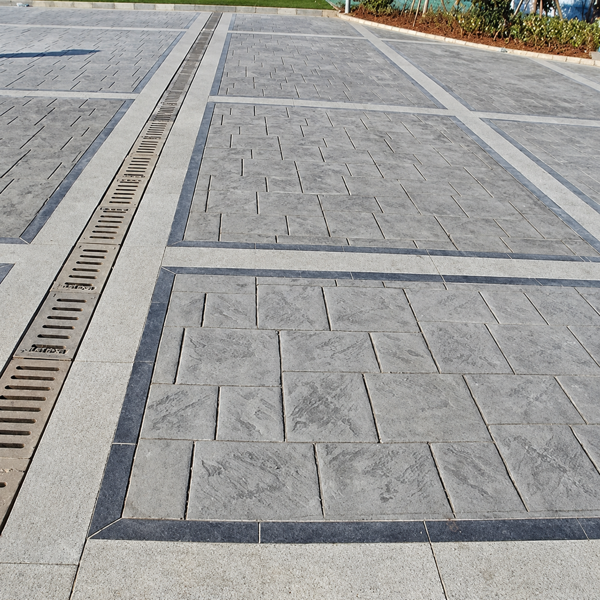 ConcreteStampMold for Modern Ashlar Slate Paving: Borders, Drainage and Layout Guide