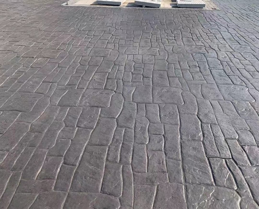 ¿Qué hace que una gran superficie de concreto estampado se vea natural?