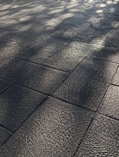 Textura face ca betonul să iasă în evidență.